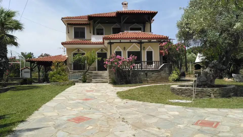 KUĆA – NIKITI