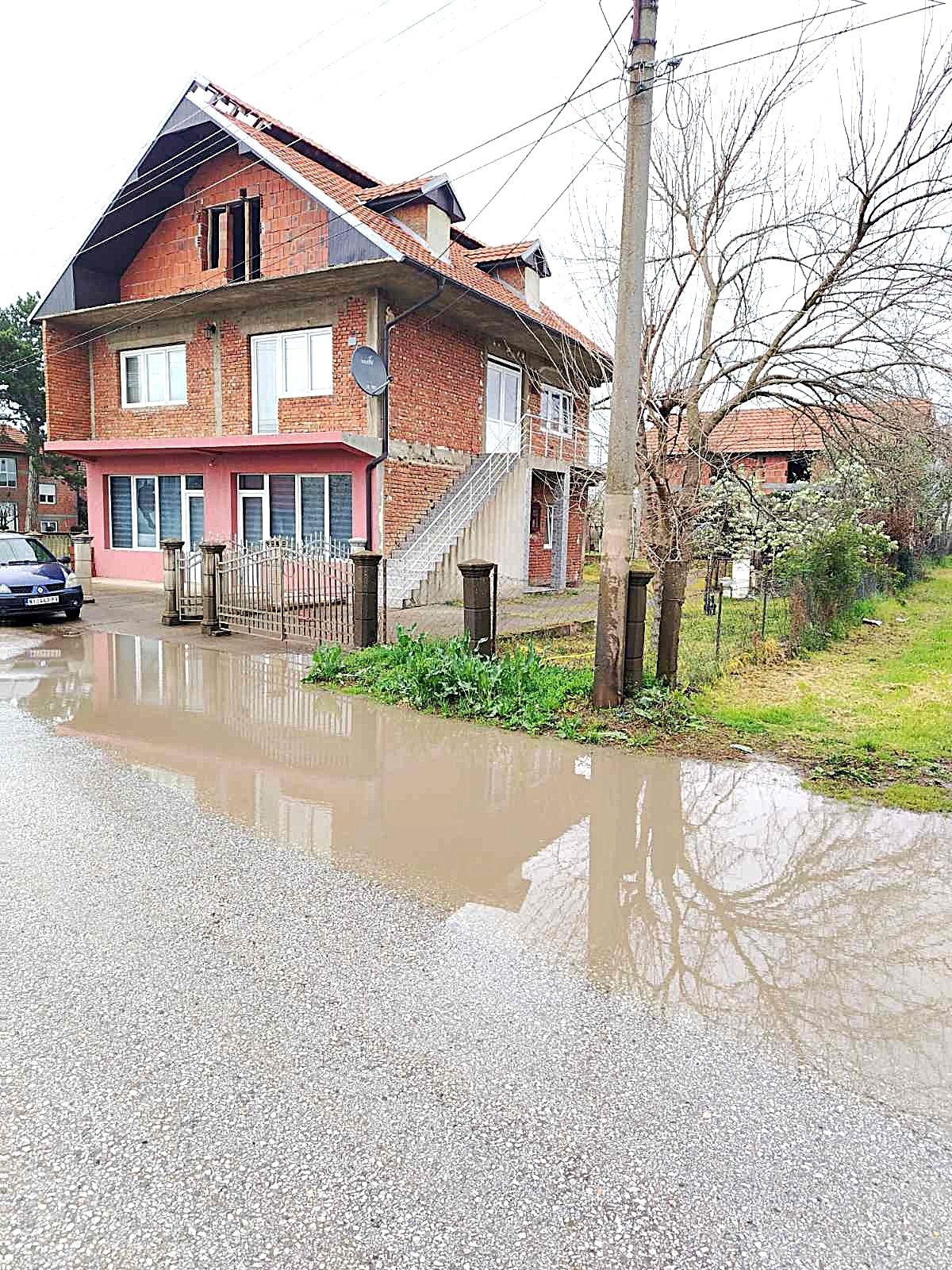 LALINAC – KUĆA SA POSLOVNIM PROSTOROM